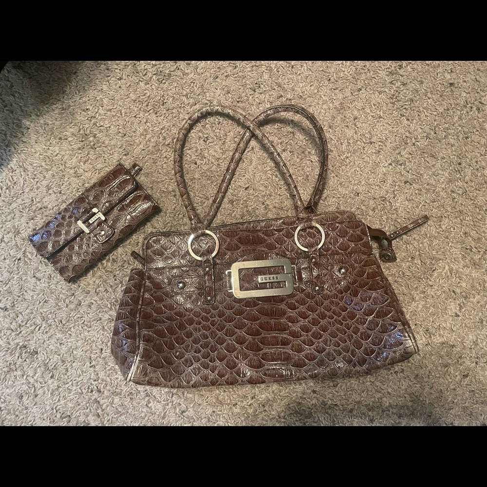 Guess bag and wallet